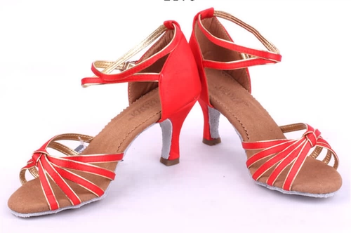 三莎 Женская латиноамериканская танце