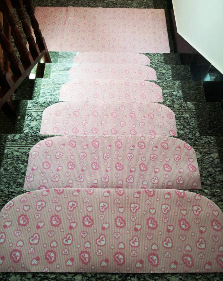 Cầu thang cầu thang pad pad free nhựa tự mồi không trượt mat thảm vận chuyển tùy chỉnh cầu thang bước pad - Thảm thảm đỏ trải sàn