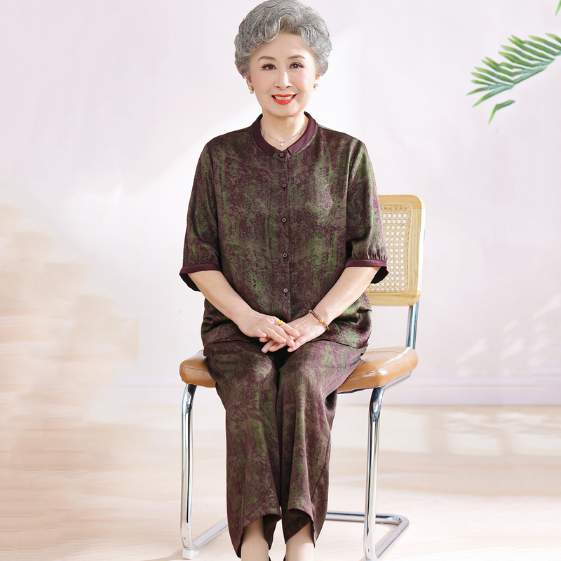 Grandma's Summer Outfit Set, Middle-Aged and Elderly Women's Silk Clothing, Mother's Two-Piece Set, Old Lady's Mulberry Silk Clothing for the Elderly Grandma's Summer Outfit Set, Middle-Aged and Elderly Women's Silk Clothing, Mother's Two-Piece Set, Old Lady's Mulberry Silk Clothing for the Elderly