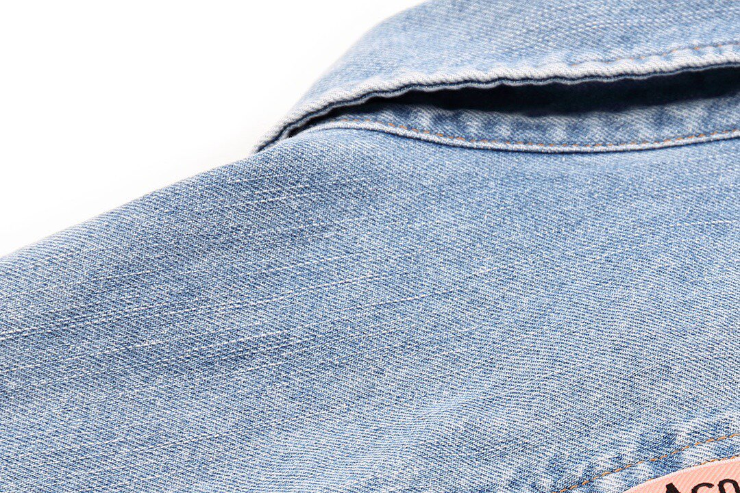 Джинсовая рубашка as denim button-up shirt as 水洗牛仔衬衫