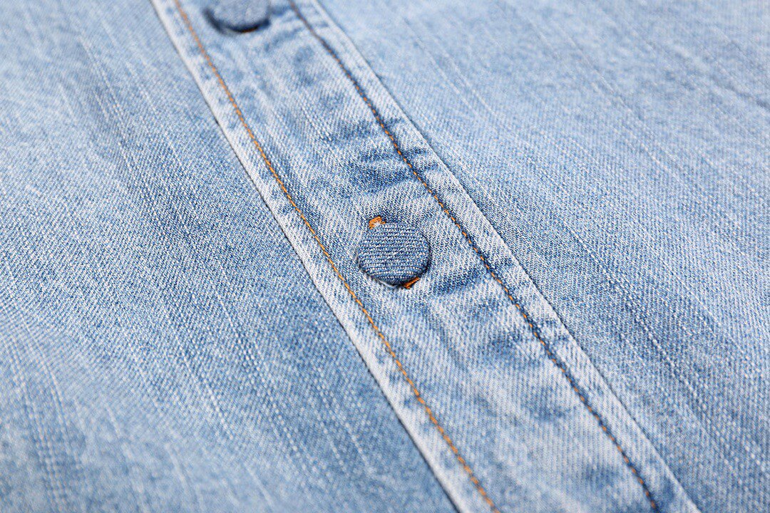 Джинсовая рубашка as denim button-up shirt as 水洗牛仔衬衫