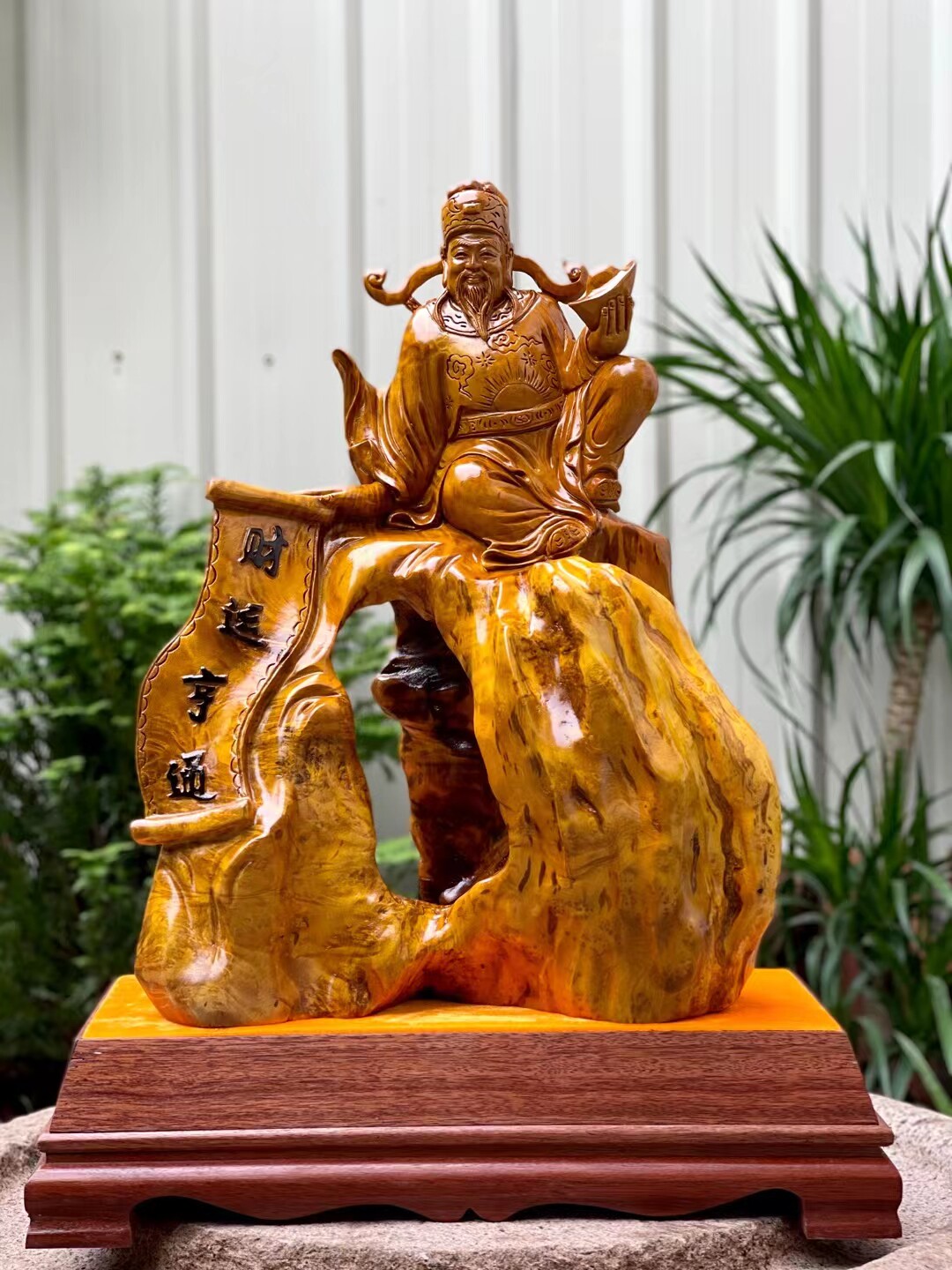 Hot sell spot Myanmar gold camphor wooden root carving parts living room for the fortune of the gods Huntong wooden carving gift