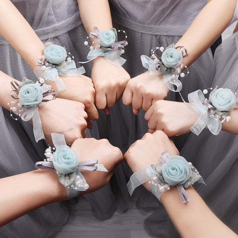 Bridesmaid's toast to the wine show and the wrist lace with advanced sensational qi and a small fresher Korean hand flower and sister group