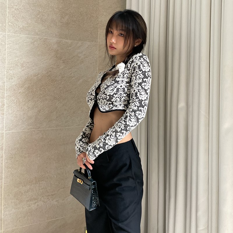 LEIYU short-style jacquard blouses woman 2022 spring new tight body hot and hot dew navel coquins knit cardio-hoodie