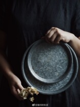 Nostalgic fancy wrought iron retro plate set dark food shooting props (second store props shop)