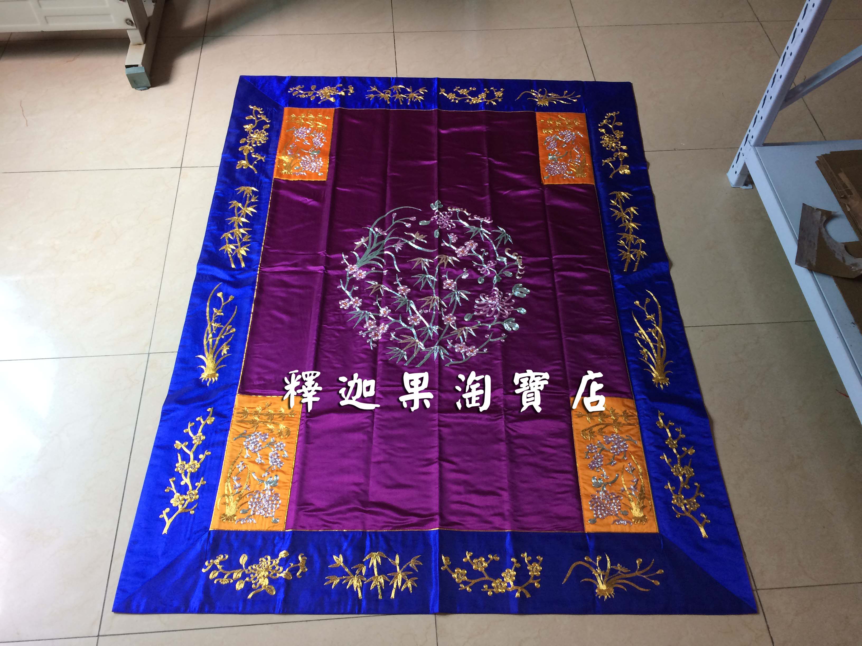 Golden moon Losu embroidered with solemn melan Zhukiju Baking Bedding Silk Fabric Buddhist Craftsmanship Gift Pendulum manufacturer Direct sales