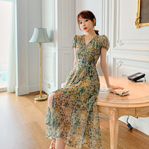 Long green vintage chiffon dress summer thin vneck temperament French 2021 new a-shaped floral skirt