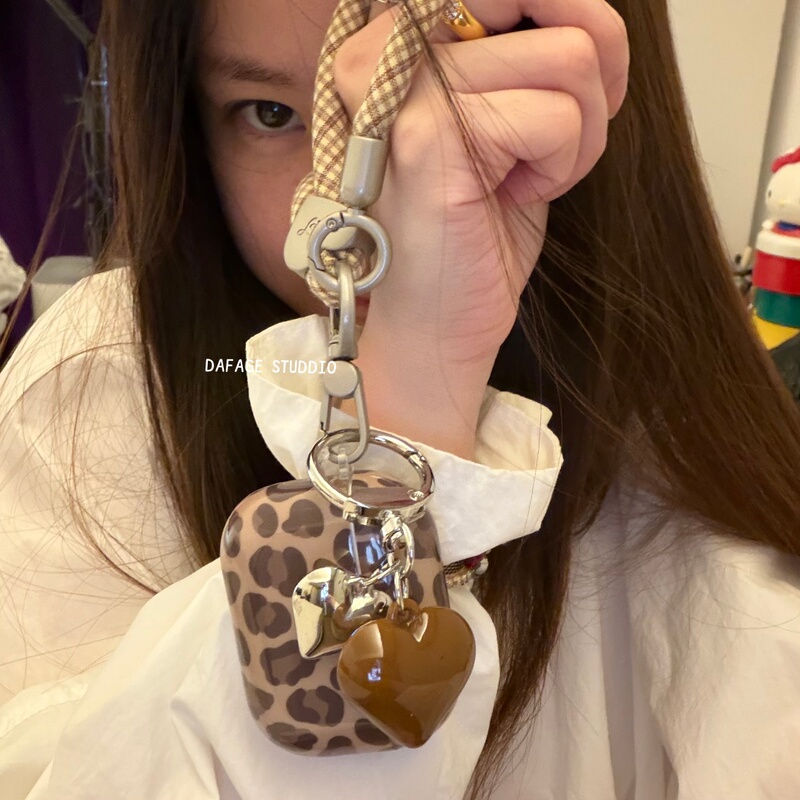 Retro Brown Leopard Print Heart Chain Suitable for AirPods Protective Case Pro Protective Shell Airpods3 Earphone Case Airpods2 Second and Third Generation Bluetooth Soft Case