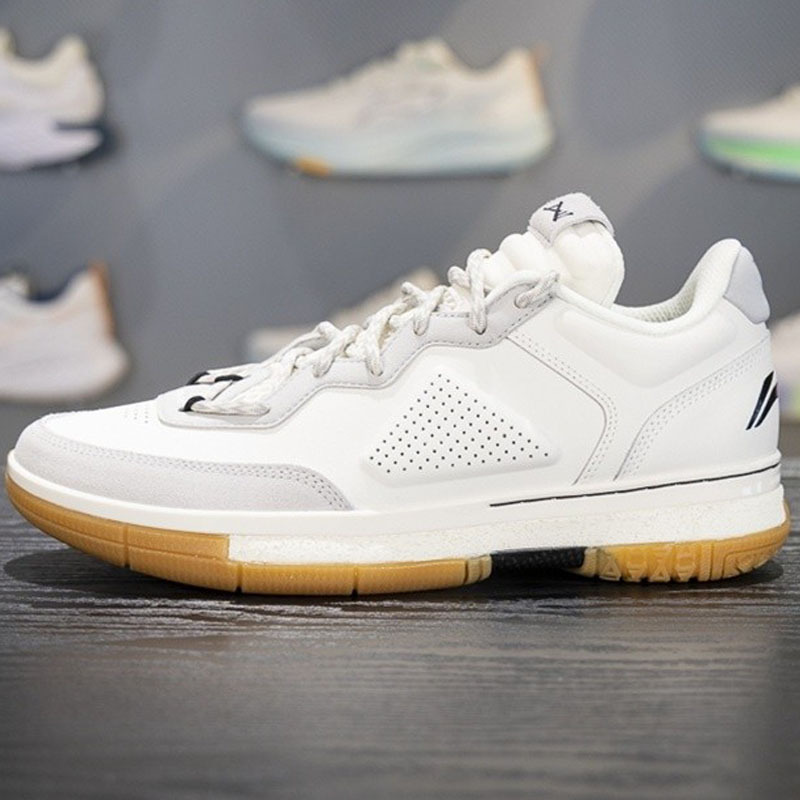 Li-Ning Wade's Way 1St Generation White Basketball Shoes Men's Low-Top Cushioning Rebound Basketball Professional Competition Shoes Abau099
