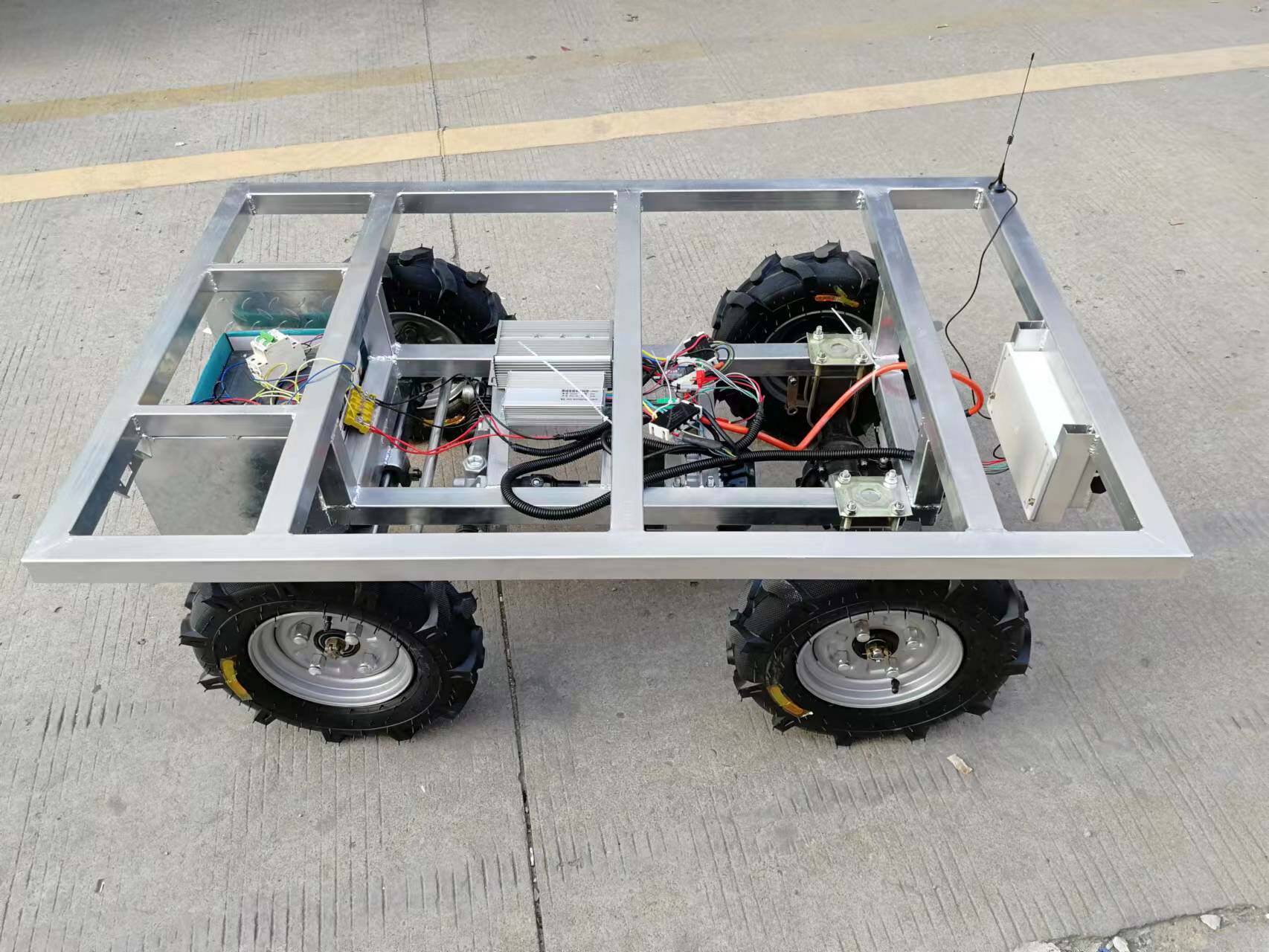 Remote control steering electric four-wheel transport trolley wheeled flatbed truck retrofit with machine workout transporter-Taobao