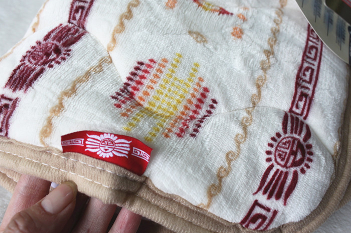 gối Nhật Bản bao gồm sốt chống ẩm - vi khuẩn chống - mùa thu và mùa đông flannel băng mùi gối cao su phù hợp cho trẻ em - Khăn gối áo gối