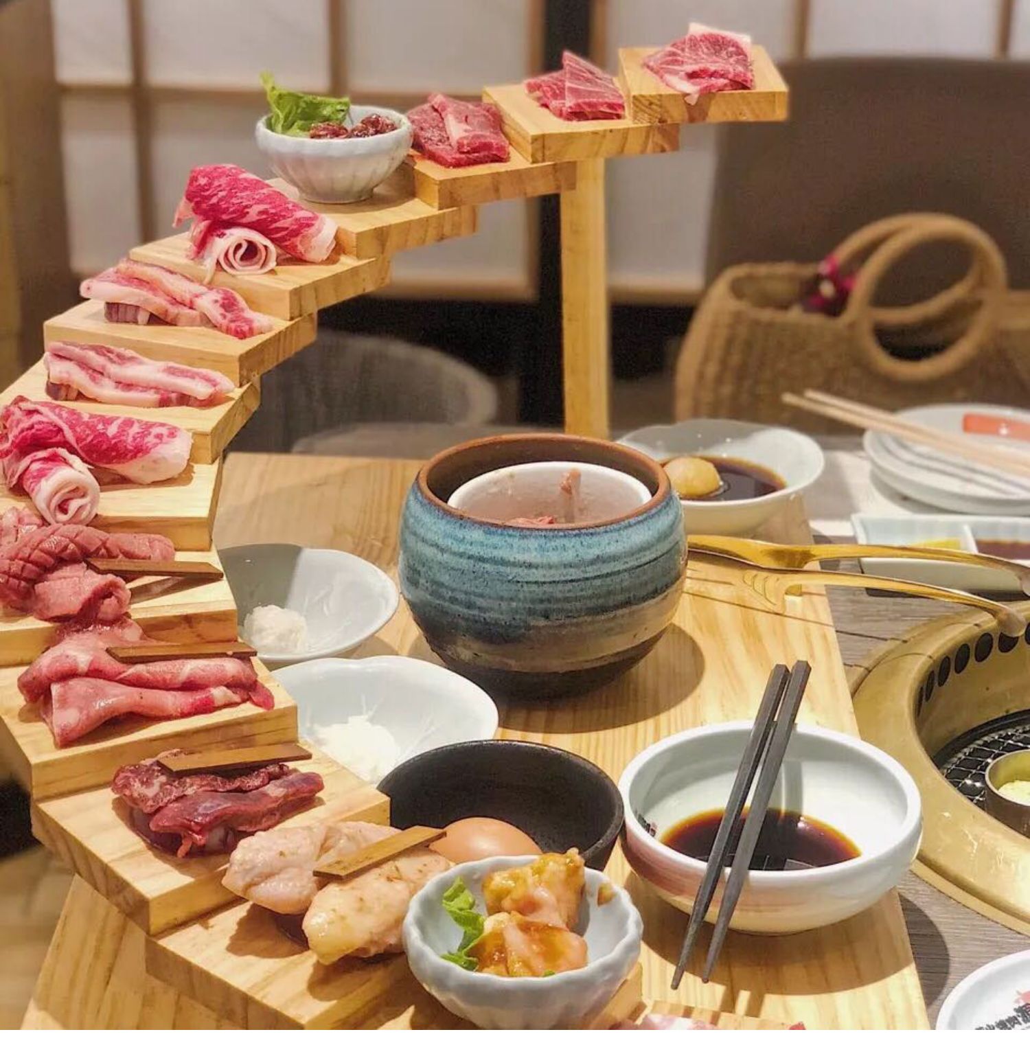 Backgammon Farmhouse có bộ đồ ăn, nhà hàng bằng đất nung, khách sạn sáng tạo hoài cổ, bộ đồ ăn cá nhân - Đồ ăn tối bát ăn cơm
