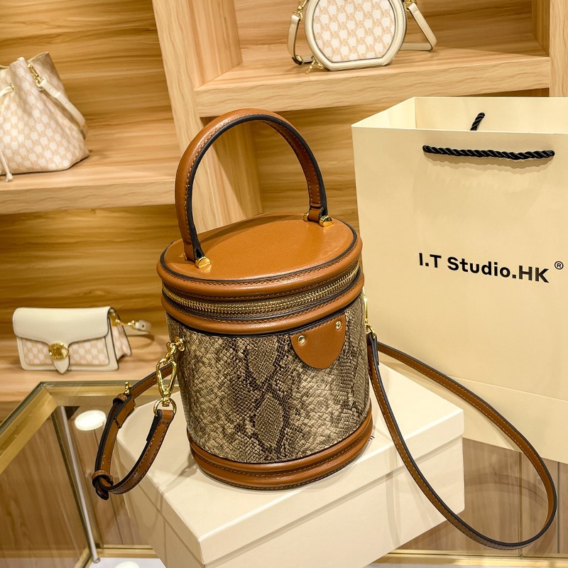 Leather women's bag texture bucket bag cylindrical messenger bag 2022 new large-capacity cylinder bag pet bag