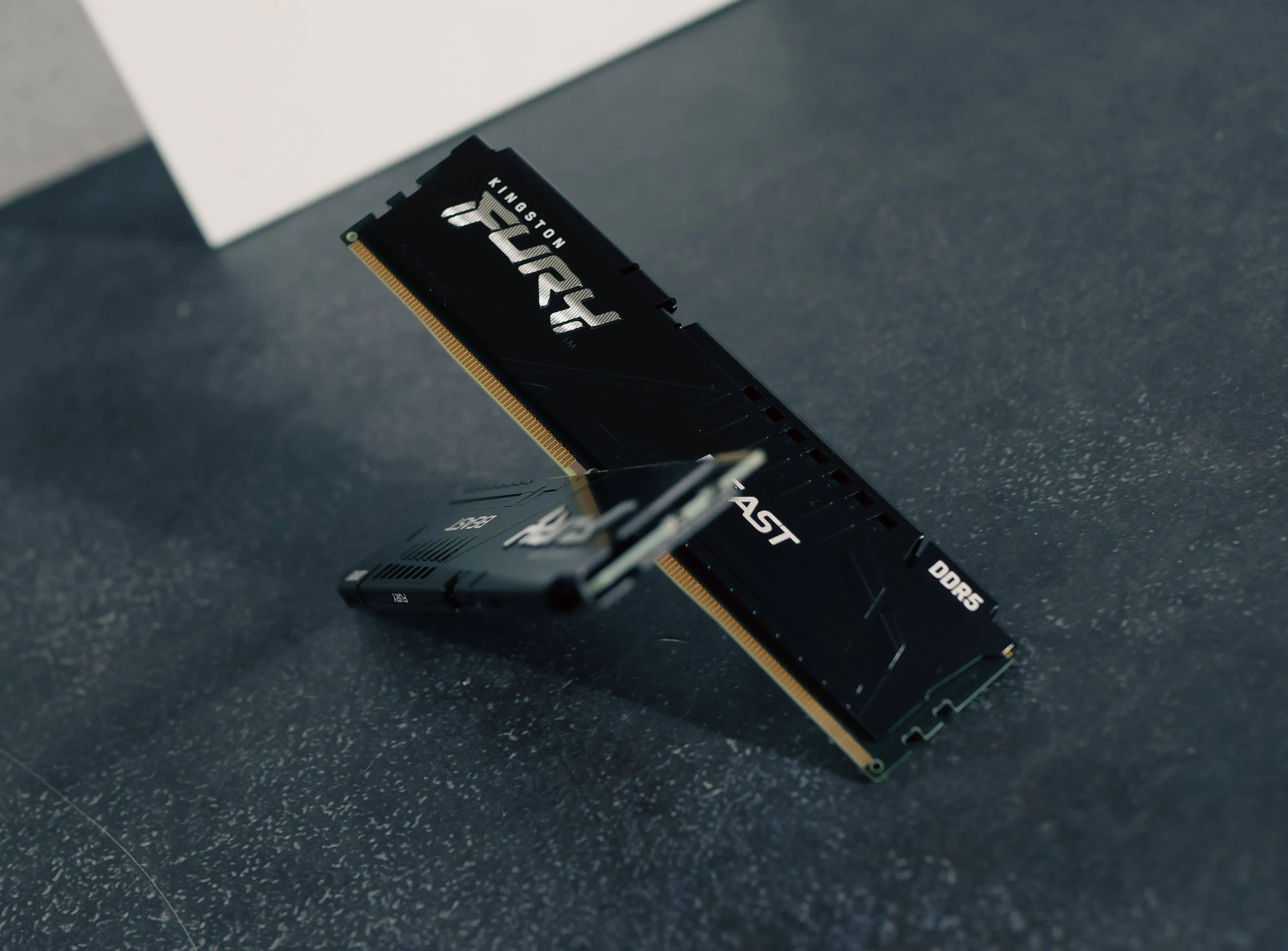 Память Kingston DDR3 4Г 8Г 1333 1600 для настольного компьютера ADATA полностью совместима с памятью третьего поколения