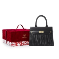 173 полосатый черный с шелковым шарфом красной подарочной коробкой