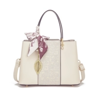 Белый с шелковым шарфом