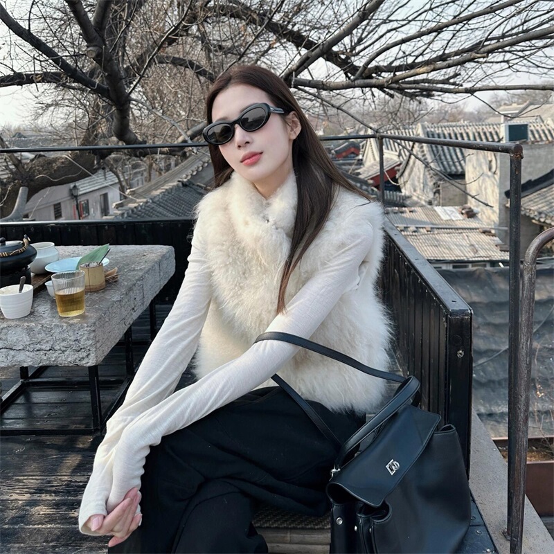 White Fur Coat for Women 2026 Autumn and Winter Fluffy Warm Faux Cashmere Eco-Friendly Fur Outerwear Vest