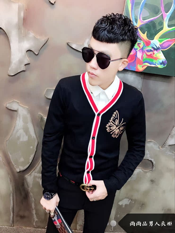 Anh chàng áo len Áo len nam Áo khoác xu hướng đẹp trai Phiên bản Hàn Quốc của áo len cổ chữ V hoang dã 18 mùa thu đông mới blazer nam
