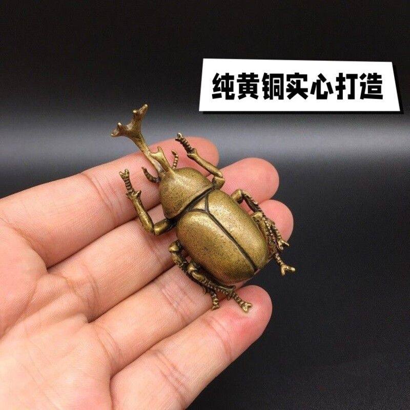 Antiques and miscellaneous antiques, pure copper, small beetles, old copper beetles, rich armor, copper sculptures, tea pets, copperware ornaments
