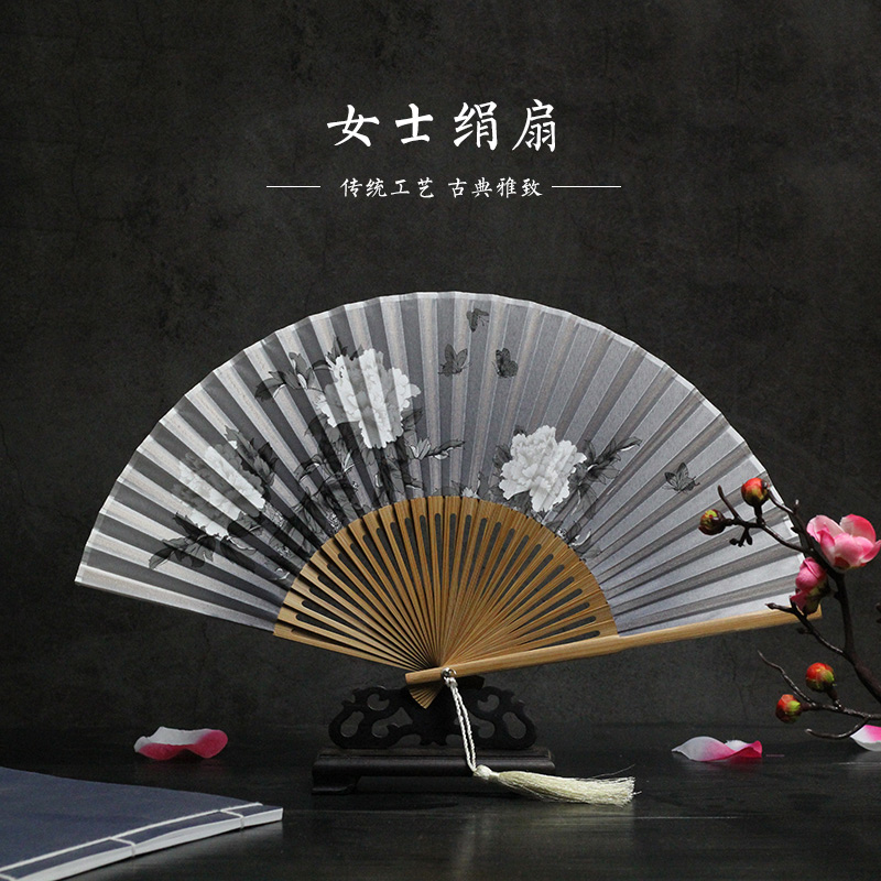Chinese silk silk fan female folding fan hollow classical ancient wind fan handle fan small retro gift fan