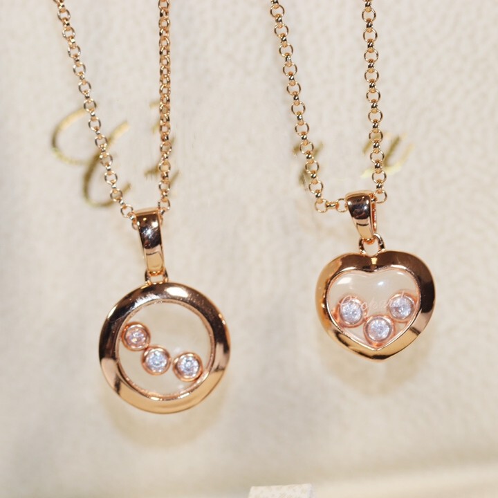 Three Diamond Rotating Heart-Shaped Happy Diamond Our Marriage Is Like Jiang Xin's Necklace, Round Silver Plated with 18K Gold Pendant