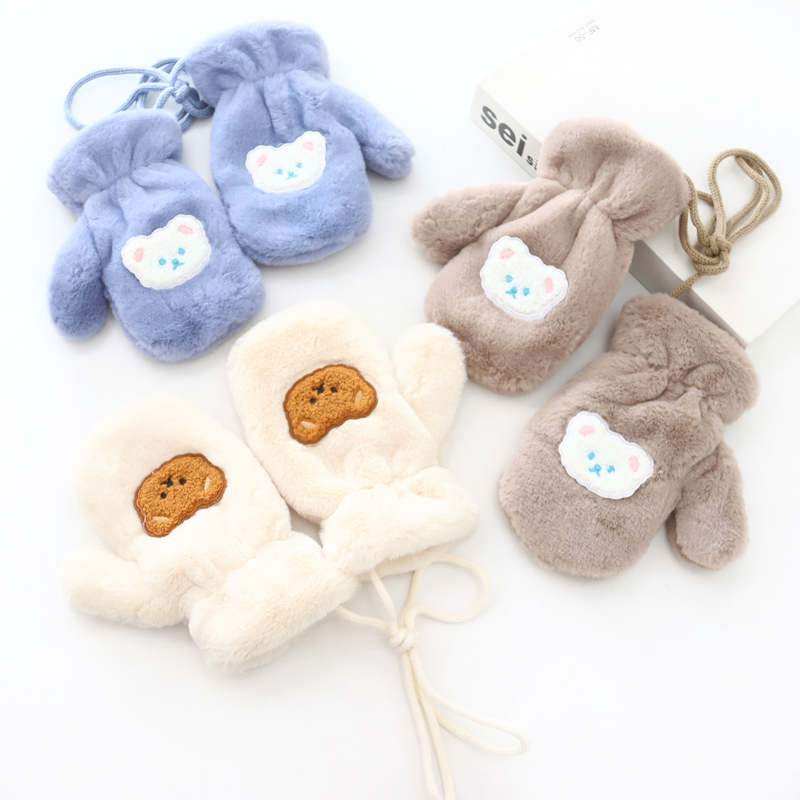Gloves winter children's plush plush warm finger cute cartoon bear pattern boys and girls Korean version of the baby bag finger