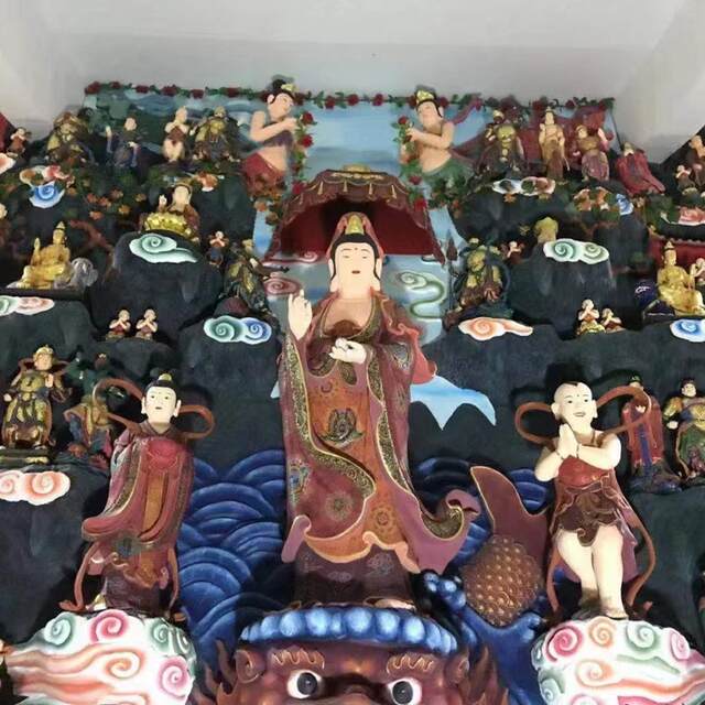 Island-Style Guanyin Relief Sculpture of a Child Worshiping Guanyin, 53Rd Edition Flat Relief Clay Sculpture Made of Resin, Fiberglass, and Raw Lacquer