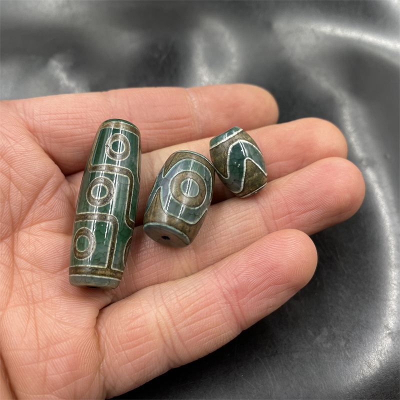 超激レア珍品‼︎ 古代丸型　虎牙四眼天珠 四線虎牙天珠・至純高級天珠（中）／約13×30mm前後