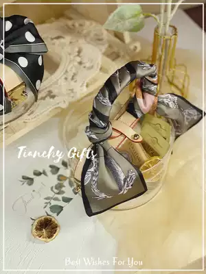 Wedding with hand gift, female bridesmaid wedding transparent acrylic silk scarf Gift Box Portable Practical Creative birthday gift