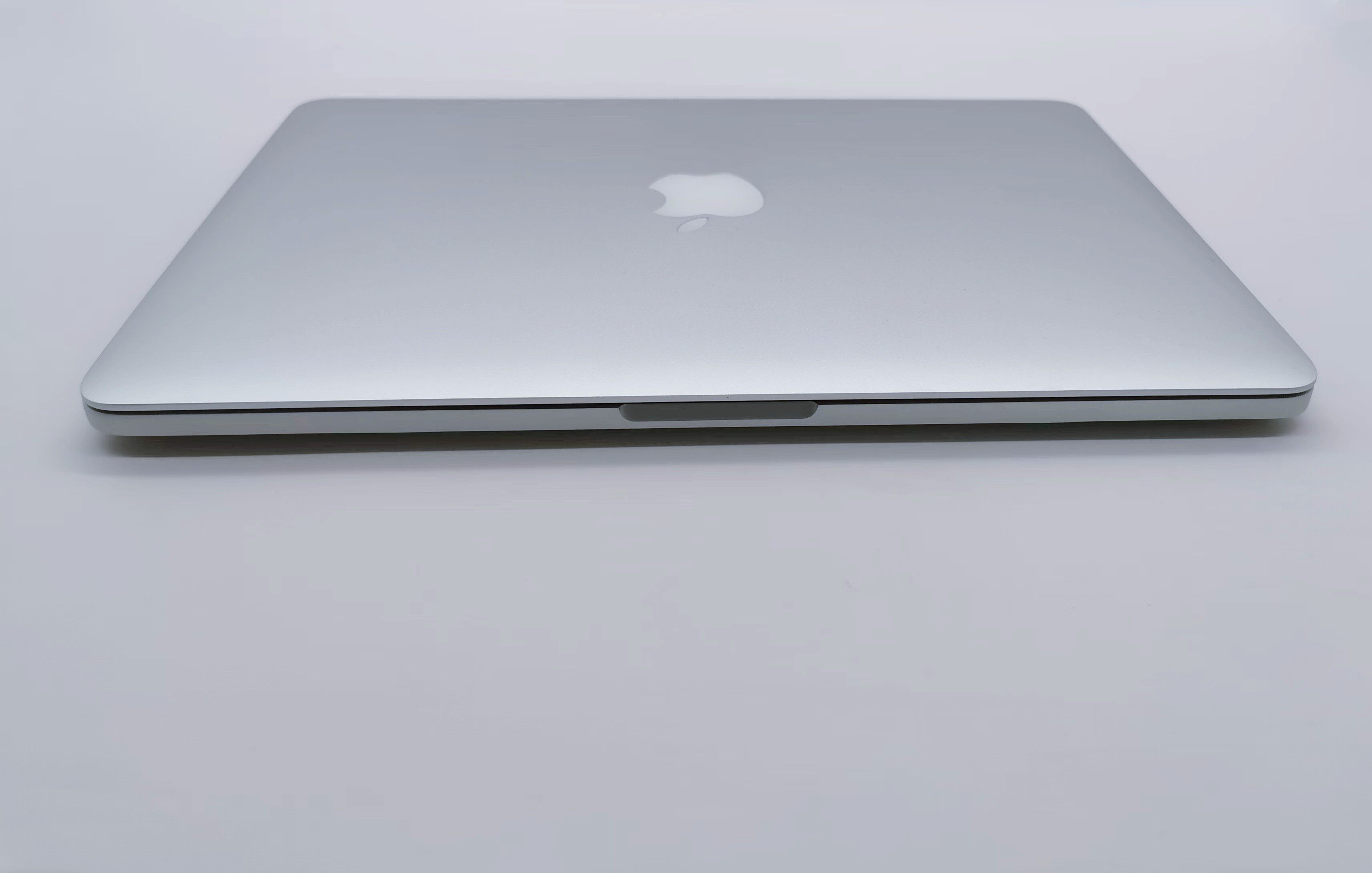 Подержанные ноутбуки 苹果二手笔记本apple macbookpro 13.3视网膜款 触控条 设计 剪辑