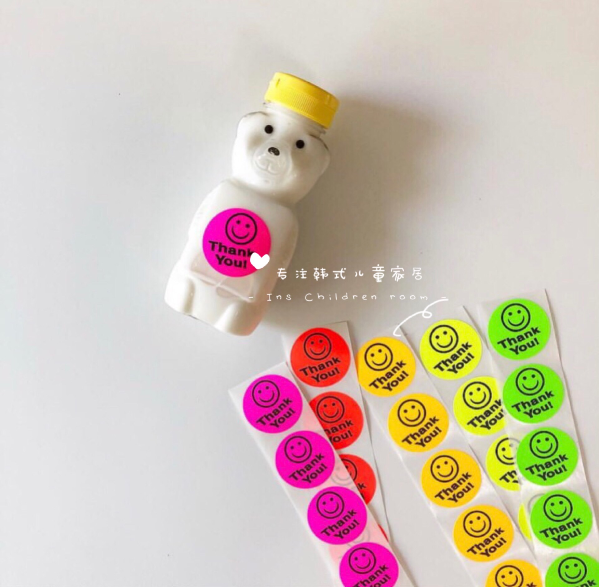 INS Korean children's toy stickers smiling emoticon stickers food sealing stickers gift packaging stickers mobile phone decoration stickers