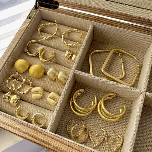 Металлические универсальные серьги, изысканный стиль