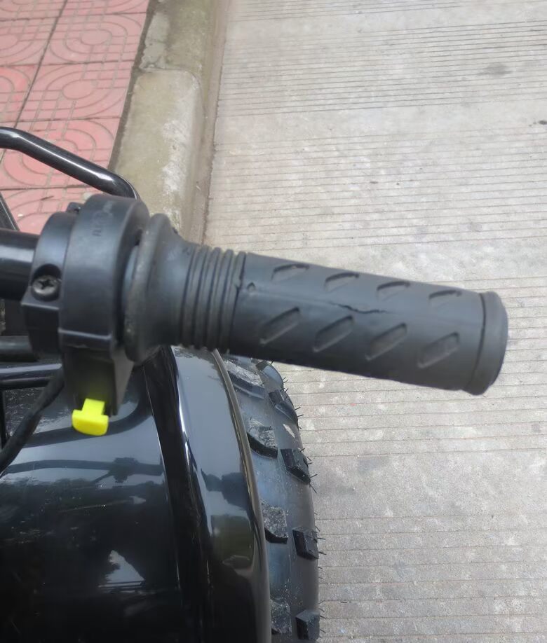 125CC Bull Bull ATV Mọi địa hình ATV Xe mô tô bốn bánh off-road 8 inch lốp nhôm hàng đôi xe mô tô mini chạy xăng