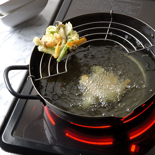 Japan imported frying pan household pig iron tempura frying pan Japanese-style filter frying iron pan non-stick pan