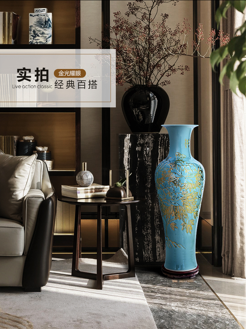 Jingdezhen ceramic paint large vase celadon carving flower arrangement sitting room adornment is placed large Chinese style hotel