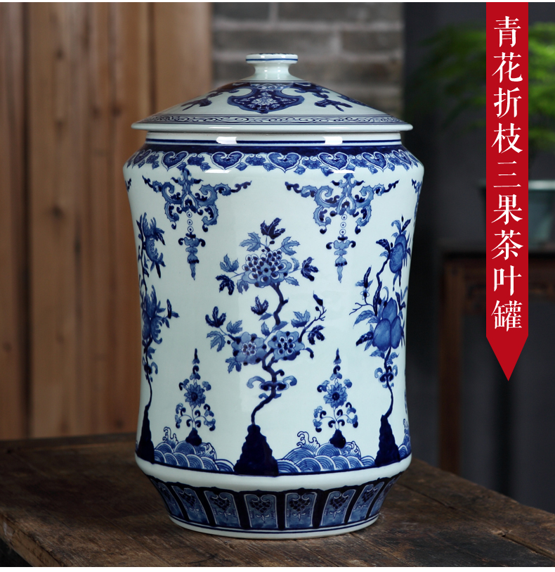 Loyo furnishing articles antique blue and white porcelain of jingdezhen ceramics pu 'er tea pot storage tank is household decoration