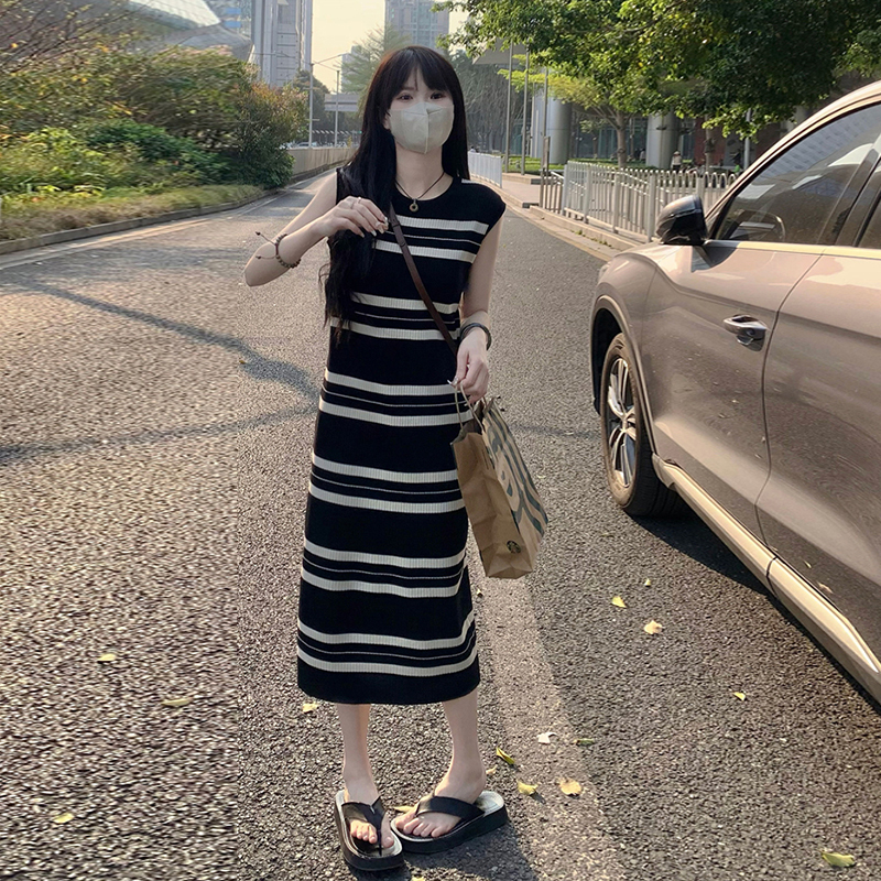 Casual Summer Sleeveless Striped Ice Silk Knit Dress, Mid-Length Tank Dress, Loose Straight T-Shirt Dress for Autumn Casual Summer Sleeveless Striped Ice Silk Knit Dress, Mid-Length Tank Dress, Loose Straight T-Shirt Dress for Autumn