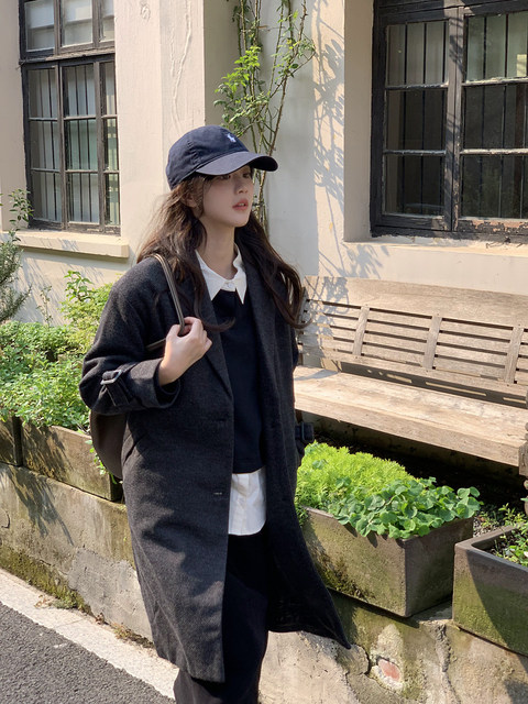 This is a mid-length woolen jacket