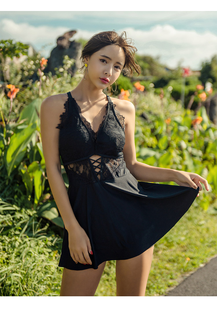 Áo tắm nữ kiểu Xiêm có góc phẳng bảo thủ che bụng giảm béo mùa xuân mới tụ tập Hàn Quốc rò rỉ trở lại đầm bơi cỡ lớn áo tắm liền thân