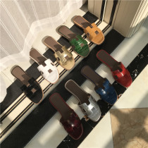 Slippers women wear 2022 summer new Joker net red leather beach drag flat crocodile sandals and slippers