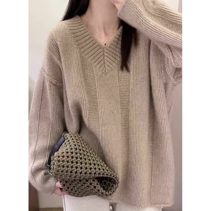 [Yang Yang Handmade] Xuan Yi V-Neck Hand-Knitting Material Kit with Yarn, Includes Video Tutorial and Knitting Tools