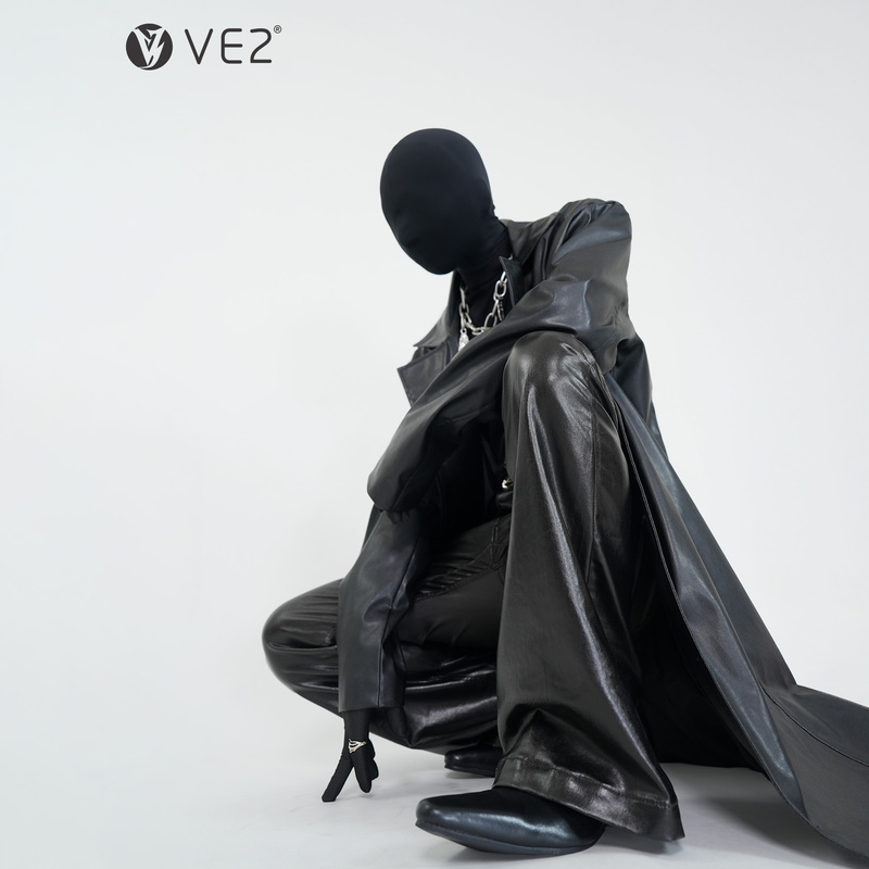 Ve2 High-End Fashion Show Extended Pu Leather Trench Coat for Male Models, Stylish Biker Coat, Over-The-Knee Jacket