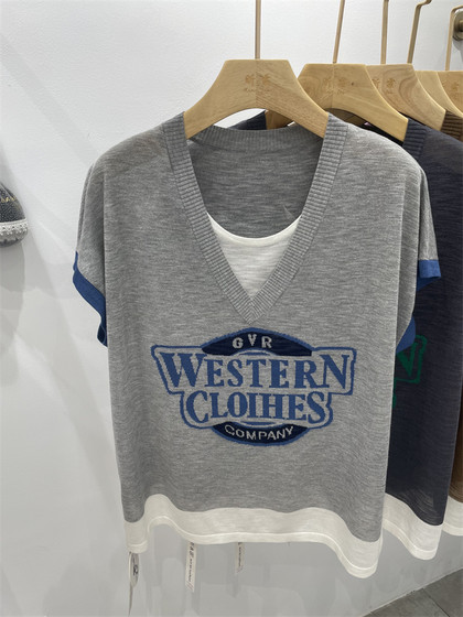 大码女装假两件时尚休闲短袖T恤女胖mm别致宽松遮肚显瘦针织上衣