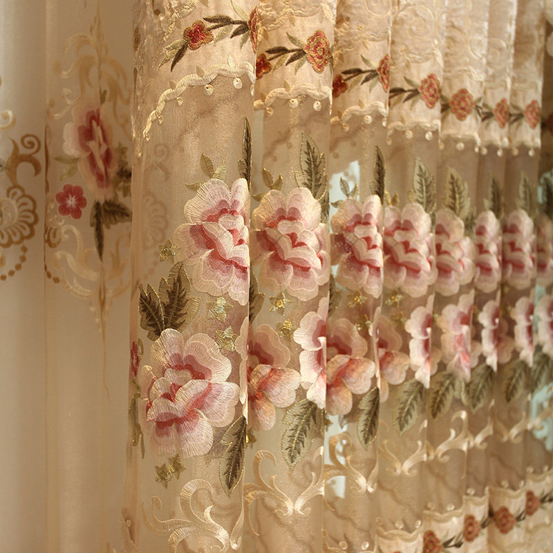 һ��ŷʽ���������廨��ɴ���վ�ϲ