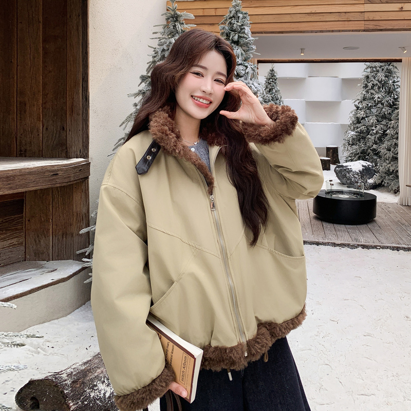 Japanese Offcat Plush Patchwork Parka down Jacket for Women, New Winter 2025 Model, Very Stylish, Khaki Color, Petite Size