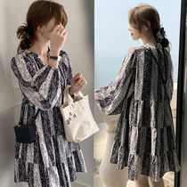 Net Red Gestational Woman Dress 2022 New Spring Summer Retro Temperament Slim Lantern Sleeves Small Subtidal Moms Dress Dress