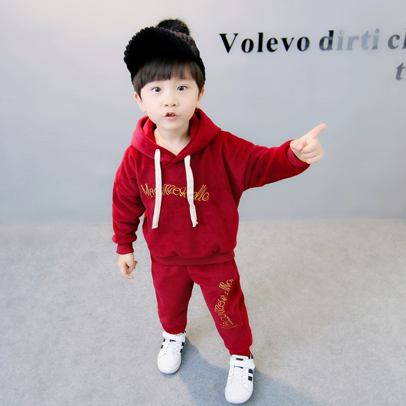 Bộ đồ cho bé trai mùa thu và mùa đông cộng với nhung dày cho trẻ em áo len nhung vàng hai mảnh trẻ em ra ngoài quần áo 1-2-3 tuổi