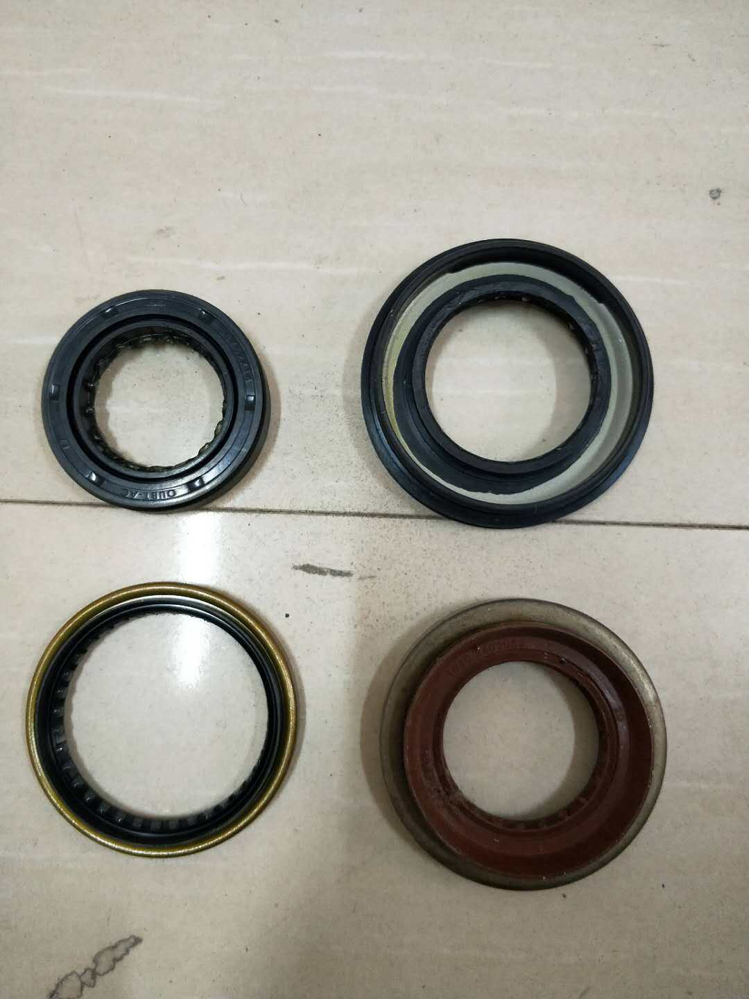 Jiangling Landwind X8X6X9 Accessories Front Wheel Oil Seal Rear Wheel Oil Seal Differential Oil Seal Bearing Oil Seal