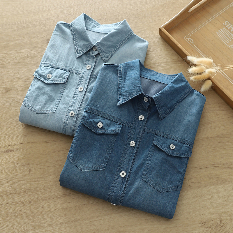 Artistic and Fresh Double-Pocket College-Style Slim-Fit Denim Shirt for Women, Long-Sleeved, Faded and Distressed, Oversized Trendy Base Shirt