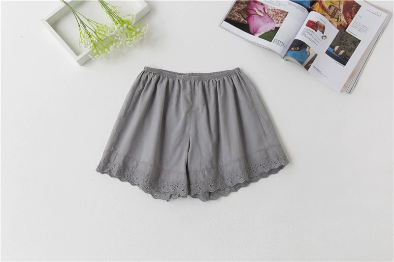 Chất liệu cotton nguyên chất lỏng lẻo ren ba điểm chạm đáy quần short mùa hè đuổi theo bảo hiểm an toàn quần chống đuổi nữ size lớn - Quần short